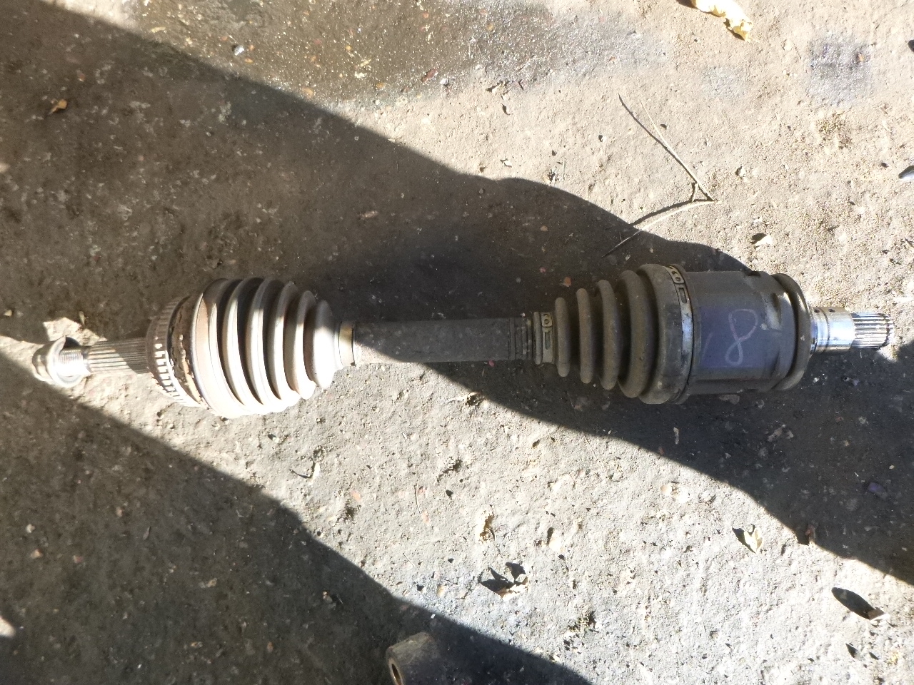 TOYOTA RAV-4 MK3 2000-2005 2.0 PETROL DRIVESHAFT - PASSENGER FRONT (ABS)