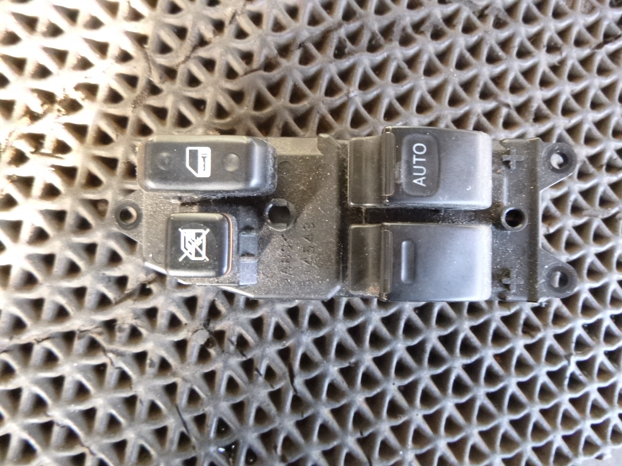 TOYOTA RAV-4 MK3 2000-2005 ELECTRIC WINDOW SWITCH - DRIVER