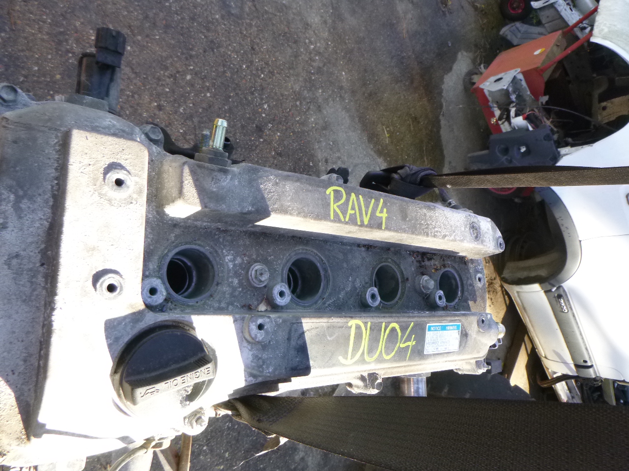 TOYOTA RAV-4 MK3 2000-2005 ROCKER COVER