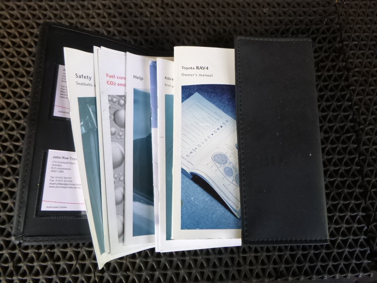 TOYOTA RAV-4 MK3 2006-2012 OWNERS MANUAL + WALLET