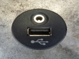 NISSAN NV200 2009-2019 USB/AUX IN 2009,2010,2011,2012,2013,2014,2015,2016,2017,2018,2019NISSAN NV200 2014-2019 USB/AUX IN      Used