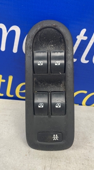 RENAULT SCENIC 2006-2009 WINDOW SWITCH - RHF  2006,2007,2008,2009      Used