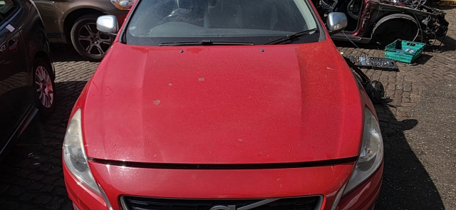 VOLVO V60 D5 R-DESIGN E5 5 DOHC BONNET 31335350 2009-2013 2009,2010,2011,2012,2013VOLVO S60 V60 BONNET 31335350 2010-2014 612 PASSION RED SOLID 31335350     GOOD