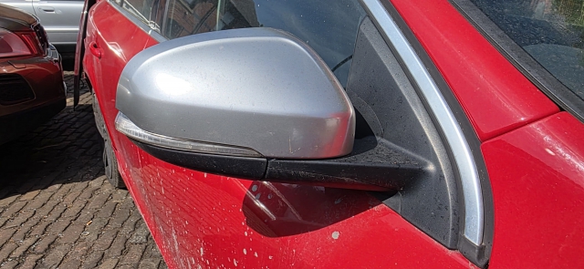 VOLVO V60 S60 R DESIGN 10-17 RH O/S DRIVERS SIDE STANDARD FUNCTION DOOR MIRROR VOLVO V60 D5 R-DESIGN E5 5 DOHC DOOR MIRROR - ELECTRIC (DRIVER SIDE) 31402643 2009-2013 2009,2010,2011,2012,2013VOLVO V60 S60 R DESIGN 10-17 RH O/S DRIVERS SIDE STANDARD FUNCTION DOOR MIRROR 31402643 POOR