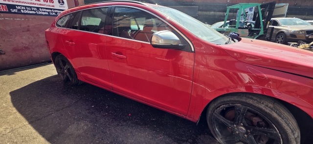 VOLVO S60 V60 DOOR - BARE (FRONT DRIVER SIDE) 612 PASSION RED SOLID 2010-2017 VOLVO V60 D5 R-DESIGN E5 5 DOHC DOOR - BARE (FRONT DRIVER SIDE) 32228971 2009-2013 2009,2010,2011,2012,2013VOLVO S60 V60 DOOR - BARE (FRONT DRIVER SIDE) 612 PASSION RED SOLID 2010-2017 32228971 GOOD