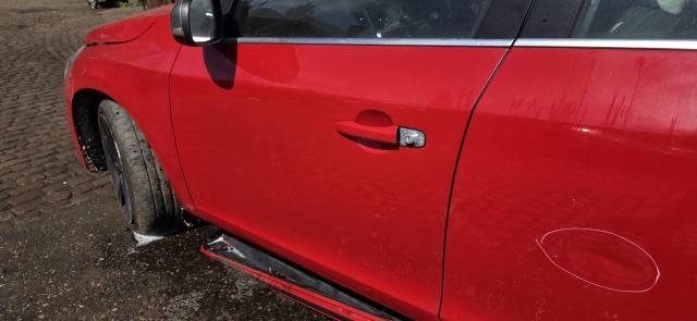 VOLVO S60 V60 2010-2014 DOOR - BARE FRONT PASSENGER SIDE 612 PASSION RED SOLID VOLVO V60 D5 R-DESIGN E5 5 DOHC DOOR - BARE (FRONT PASSENGER SIDE) 32291064 2009-2013 2009,2010,2011,2012,2013VOLVO S60 V60 2010-2014 DOOR - BARE FRONT PASSENGER SIDE 612 PASSION RED SOLID 32291064 GOOD