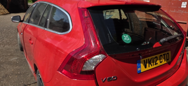 VOLVO V60 D5 R-DESIGN E5 5 DOHC REAR/TAIL LIGHT (PASSENGER SIDE) 31395928 2009-2013 2009,2010,2011,2012,2013VOLVO V60 ESTATE DOORS 2010-2014 REAR/TAIL LIGHT (PASSENGER SIDE) 31395928     GOOD