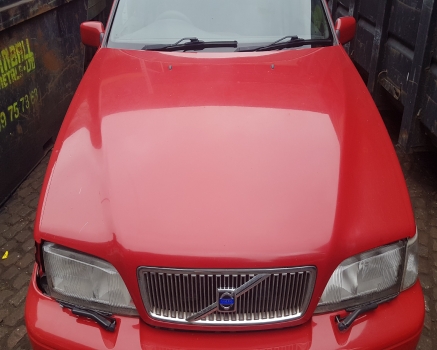 #20619 VOLVO V70 T AWD E2 5 DOHC ESTATE 5 DOORS 1997-2000 2435 BONNET 1997,1998,1999,2000VOLVO V70 S70 1997-2000 BONNET WITH GRILL RED 601 SEE PICS READ DETAIL      GOOD