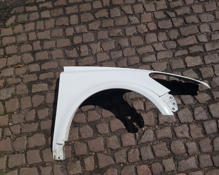#22999 VOLVO C30 R-DESIGN DRIVE D HATCHBACK 3 DOORS 2006-2012 WING (DRIVER SIDE) WHITE 2006,2007,2008,2009,2010,2011,2012VOLVO C30  2010-2012 RH UK O/S/F DRIVERS SIDE FRONT WHITE  WING READ DISCRIPTION      GOOD