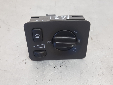 SAAB 9-5 VECTOR SPORT TID HEADLIGHT SWITCH 4616124, 46 16 124 2001-2005 2001,2002,2003,2004,2005SAAB 9-5 2001 - 2005 HEADLAMP HEADLIGHT SWITCH 4616124 4616124, 46 16 124     GOOD
