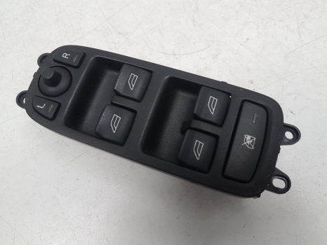 VOLVO V50 SE ELECTRIC WINDOW SWITCH (FRONT DRIVER SIDE) 30710787 2004-2010 2004,2005,2006,2007,2008,2009,2010VOLVO V50 S40 04-06 RH UK DRIVERS DOOR ELECTRIC WINDOW / MIRROR SWITCH 30710787 30710787     GOOD