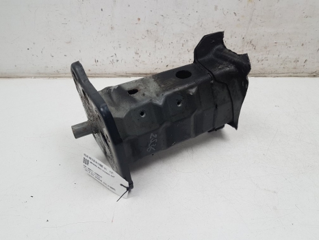 VOLVO V70 D SE E4 4 DOHC 2007-2015 DRIVERS SIDE CHASSIS CUT  2007,2008,2009,2010,2011,2012,2013,2014,2015VOLVO V70 Mk3  2007-2015 RH UK O/S/F DRIVERS SIDE FRONT CHASSIS CUT SECTION      GOOD
