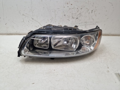 VOLVO V70 SE D5 E4 5 DOHC HEADLIGHT/HEADLAMP (PASSENGER SIDE) 30698839, 89900269 2005-2008 2005,2006,2007,2008VOLVO V70  HEADLIGHT 2004 - 2007 LEFT HAND UK PASSENGER SIDE NEARSIDE 30698839 30698839, 89900269     GOOD