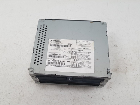 VOLVO V70 D3 SE LUXURY E5 5 DOHC CD HEAD UNIT 31328067 AA, 31285836AA, 8G9N-18C815-AC 2010-2015 2010,2011,2012,2013,2014,2015VOLVO V70 XC70 S80 2008 - 2010 CD PLAYER HEAD UNIT 31310071AA 31328067 AA, 31285836AA, 8G9N-18C815-AC     GOOD