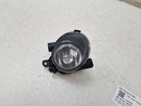 VOLVO V70 D SE E4 4 DOHC FOG LIGHT (FRONT DRIVER SIDE) 31213102 2007-2015 2007,2008,2009,2010,2011,2012,2013,2014,2015VOLVO V70 FOG LIGHT FRONT RIGHT UK DRIVERS SIDE OFFSIDE 2007-2015 FOGLAMP 31213102     GOOD