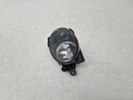 VOLVO V70 D3 R-DESIGN E5 5 DOHC FOG LIGHT (FRONT PASSENGER SIDE) 31213101 2010-2015 2010,2011,2012,2013,2014,2015VOLVO V70  FOG LIGHT (FRONT PASSENGER SIDE) 2010-2015 31213101 31213101     GOOD