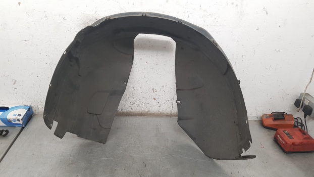 #27680 VOLVO C70 SE E4 5 DOHC 2006-2009 INNER WING/ARCH LINER (FRONT PASSENGER SIDE) 2006,2007,2008,2009VOLVO C70 2006-2009 N/S/F  INNER WING ARCH LINER (FRONT PASSENGER SIDE) 30787469 30787469     GOOD