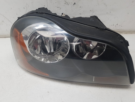 VOLVO XC90 D5 SE 5 DOHC HEADLIGHT/HEADLAMP (DRIVER SIDE) 30744012 2002-2006 2002,2003,2004,2005,2006VOLVO `XC90 2003 - 06 RH UK O/S DRIVERS SIDE HALOGEN HEADLIGHT HEADLAMP 30744012 30744012     GOOD