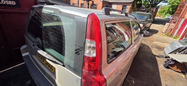 VOLVO V70 XC70 SE D5 E4 5 DOHC 2005-2008 REAR/TAIL LIGHT UPPER (DRIVER SIDE) VOLVO V70 D SE E4 5 DOHC REAR/TAIL LIGHT UPPER (DRIVER SIDE) 30655375 2001-2008 2001,2002,2003,2004,2005,2006,2007,2008VOLVO V70 XC70 SE D5 E4 5 DOHC 2005-2008 REAR/TAIL LIGHT UPPER (DRIVER SIDE) 30655375 GOOD