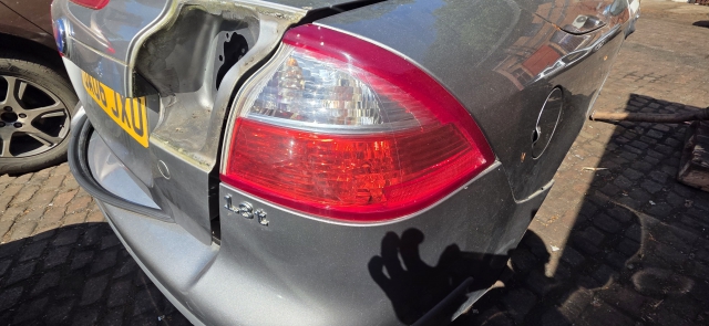 SAAB 9-3 CAB CONVERTIBLE RH REAR LIGHT ON BODY 12830938, 12777326 (2003-2007) SAAB 9-3 LINEAR T E3 4 DOHC REAR/TAIL LIGHT ON BODY ( DRIVERS SIDE) 12830938, 12777326 2003-2015 2003,2004,2005,2006,2007,2008,2009,2010,2011,2012,2013,2014,2015SAAB 9-3 CAB CONVERTIBLE RH REAR LIGHT ON BODY 12830938, 12777326 (2003-2007) 12830938, 12777326 GOOD