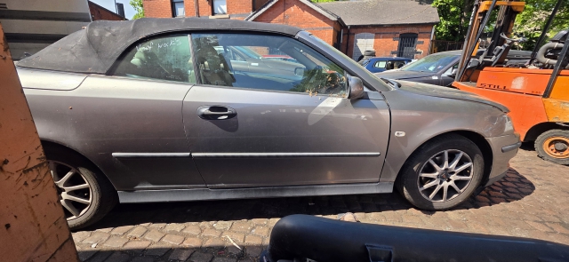 SAAB 9-3 CAB CONVERTIBLE 03-2007 LH UK O/S DRIVERS BARE DOOR STEEL GREY 279 SAAB 9-3 LINEAR T E3 4 DOHC DOOR - BARE (FRONT DRIVER SIDE) STEEL GREY 279 2003-2015 2003,2004,2005,2006,2007,2008,2009,2010,2011,2012,2013,2014,2015SAAB 9-3 CAB CONVERTIBLE 03-2007 LH UK O/S DRIVERS BARE DOOR STEEL GREY 279 STEEL GREY 279 GOOD