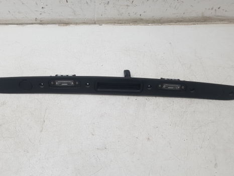 VOLVO S60 TAILGATE/ BOOT HANDLE WITH LIGHTS 31253640 2010-2015 2010,2011,2012,2013,2014,2015VOLVO S60 TAILGATE/ HANDLE AND LIGHTS 31253640 2010-2015 31253640     GOOD
