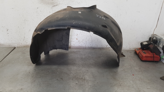 #26469 VOLVO C70 SE E4 5 DOHC 2006-2009 INNER WING/ARCH LINER (FRONT PASSENGER SIDE) 2006,2007,2008,2009VOLVO C70 2006-2009 N/S/F  INNER WING ARCH LINER (FRONT PASSENGER SIDE) 30787110 30787110     GOOD