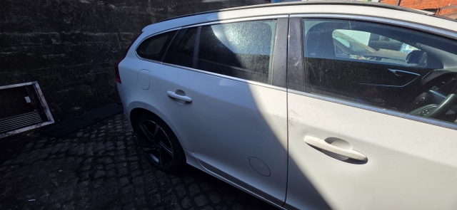 VOLVO V60 2010 - 2017 O/S/R DRIVERS SIDE REAR BARE BASIC DOOR 614 ICE WHITE VOLVO V60 D3 R-DESIGN E5 5 DOHC DOOR - BARE (REAR DRIVER SIDE) 2010-2013 2010,2011,2012,2013VOLVO V60 2010 - 2017 O/S/R DRIVERS SIDE REAR BARE BASIC DOOR 614 ICE WHITE WORN