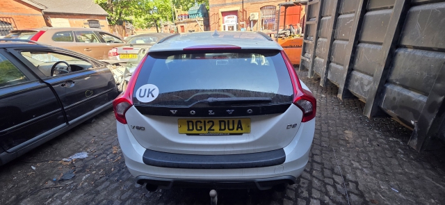 VOLVO V60 D3 R-DESIGN E5 5 DOHC TAILGATE 31457729 2010-2013 2010,2011,2012,2013VOLVO V60 2010-2016 TAILGATE 614 ICE WHITE 31457729 31457729     GOOD