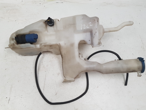 VOLVO V40 SPORT D E3 4 SOHC WASHER BOTTLE & MOTOR 30621343 2000-2004 2000,2001,2002,2003,2004VOLVO V40 SPORT D E3 4 SOHC WASHER BOTTLE & MOTOR 30621343 2000-2004 12M WTY 30621343     GOOD