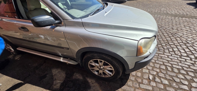 VOLVO XC90 2003-2014 RH UK O/S/F DRIVERS FRONT WING 456 CRYSTAL GREEN PEARL VOLVO XC90 D5 SE AWD 5 DOHC WING (DRIVER SIDE) 2004 2004VOLVO XC90 2003-2014 RH UK O/S/F DRIVERS FRONT WING 456 CRYSTAL GREEN PEARL GOOD