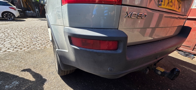 VOLVO XC90 D5 SE 5 DOHC FOG LIGHT (REAR PASSENGER SIDE) 8693011 2002-2006 VOLVO XC90 D5 SE AWD 5 DOHC FOG LIGHT (REAR PASSENGER SIDE) 8693011 2004 2004VOLVO XC90 D5 SE 5 DOHC FOG LIGHT (REAR PASSENGER SIDE) 8693011 2002-2006 8693011 GOOD