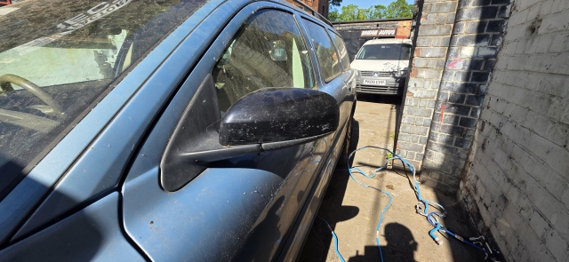 VOLVO S60 V70 POWER-FOLDING ILLUMINATED MEMORY DOOR MIRROR 2005-2008 - 452 BLACK VOLVO V70 D5 SE E3 5 DOHC DOOR MIRROR - ELECTRIC (PASSENGER SIDE) 30745255 2005 2005VOLVO S60 V70 POWER-FOLDING ILLUMINATED MEMORY DOOR MIRROR 2005-2008 - 452 BLACK 30745255 POWER-FOLD MEMORY Used