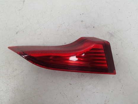 VOLVO C70 SE PASSENGER REAR REFLECTOR (2008-09) 30787986 - OEM, 12-M WARRANTY VOLVO C70 SE E4 4 DOHC PASSENGER REAR REFLECTOR 30787986 2008-2009 2008,2009VOLVO C70 SE PASSENGER REAR REFLECTOR (2008-09) 30787986 - OEM, 12-M WARRANTY 30787986 GOOD