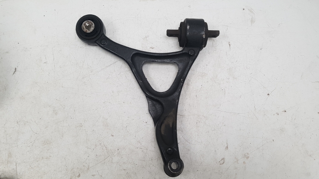 VOLVO XC90 D5 SE E4 5 DOHC LOWER ARM/WISHBONE (FRONT PASSENGER SIDE) 31277463 2005-2010 2005,2006,2007,2008,2009,2010VOLVO XC90 D5 SE E4 5 DOHC LOWER ARM/WISHBONE (FRONT PASSENGER SIDE) 2005-2010 31277463     VERY GOOD