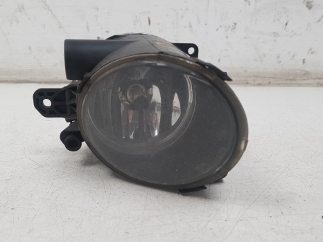 VOLVO V70 D SE E4 4 DOHC FOG LIGHT (FRONT DRIVER SIDE) 31213102 2007-2015 2007,2008,2009,2010,2011,2012,2013,2014,2015VOLVO V70 D SE E4 4 DOHC ESTATE 5 DOORS 2007-2015 FOG LIGHT (FRONT DRIVER SIDE) 31213102     GOOD