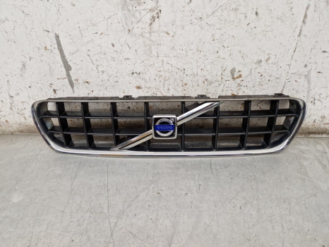 VOLVO C70 S E4 4 DOHC FRONT GRILL 08620343, 08678555 2006-2012 2006,2007,2008,2009,2010,2011,2012VOLVO C70 FRONT GRILLE  2006-2009 SLIGHT DAMAGE READ DETAIL 08620343, 08678555     GOOD