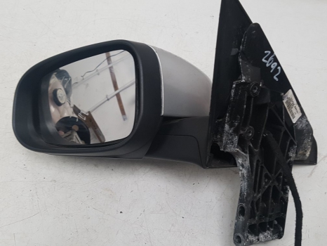 VOLVO C70 S E4 4 DOHC DOOR MIRROR - ELECTRIC (PASSENGER SIDE) 30779011 2006-2012 2006,2007,2008,2009,2010,2011,2012VOLVO C70 LH DOOR MIRROR - ELECTRIC (PASSENGER SIDE) 30779011 2007-2009 30779011 POWER-FOLD MEMORY    GOOD