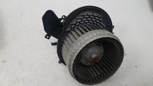 VOLVO V70 D SE E4 5 DOHC HEATER BLOWER MOTOR 28421, 86578 2001-2008 2001,2002,2003,2004,2005,2006,2007,2008VOLVO S60 V70 XC70 S80 XC90 2000-14 HEATER BLOWER MOTOR & REGULATOR 28421 86578 28421, 86578     GOOD