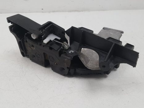 VOLVO V50 DRIVE SE LUXURY S/S E5 4 SOHC CENTRAL LOCKING MOTOR (FRONT DRIVER SIDE) 30632849 2009-2012 2009,2010,2011,2012VOLVO S40 V50 C30 C70 2005-12 RH UK O/S/F DRIVERS DOOR  C/LOCKING CATCH 30632849 30632849 31253282, 31253282, KEYLESS ENTRY    GOOD