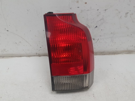 VOLVO V70 R REAR/TAIL LIGHT LOWER (DRIVER SIDE) 9154502 2003-2007 2003,2004,2005,2006,2007VOLVO V70 XC70 2000-2003 RH UK O/S/R DRIVERS SIDE REAR TAIL LIGHT LOWER SEE PICS 9154502     GOOD