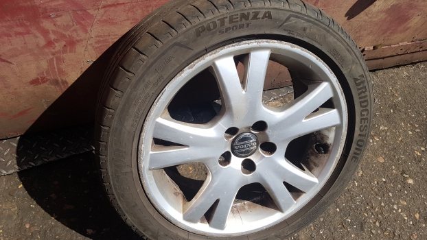VOLVO 17 INCH ALLOY WHEEL S60 V70 S80 30643770 ORESTES SEE PICS READ DETAIL VOLVO V70 SE D5 E4 5 DOHC ALLOY WHEEL - SINGLE 30643770, ORESTES, 17 INCH 2004-2007 2004,2005,2006,2007VOLVO 17 INCH ALLOY WHEEL S60 V70 S80 30643770 ORESTES SEE PICS READ DETAIL 30643770, ORESTES, 17 INCH GOOD
