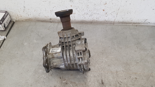 #23462 VOLVO XC90 SE D5 AUTO ESTATE 5 DOORS 2006-2009 2401 DIFFERENTIAL FRONT 2006,2007,2008,2009VOLVO XC90  2010 - 2013 2.4 D5 DIESEL FRONT ANGLE GEAR TRANSFER BOX 31256171 31256171 ANGLE GEAR, FRONT DIFF, FRONT DIFFERENTIAL, TRANSFER BOX    GOOD