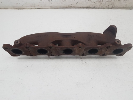VOLVO V40 CROSS COUNTRY SE D3 AUTO 2012-2016 EXHAUST MANIFOLD  2012,2013,2014,2015,2016VOLVO V40 2.0 D3 D4 5 CYL DIESEL 12-2015 EXHAUST MANIFOLD  30757870 30757870     GOOD