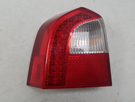 VOLVO V70 D SE E4 5 DOHC REAR/TAIL LIGHT ON BODY (PASSENGER SIDE) 31276839 2009-2010 2009,2010 31276839 TAIL LIGHT, BACK LIGHT    GOOD