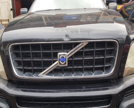 VOLVO XC90 T SE AWD 5 DOHC 2003-2006 FRONT GRILL  2003,2004,2005,2006VOLVO XC90 2002-2006 FRONT GRILL      GOOD