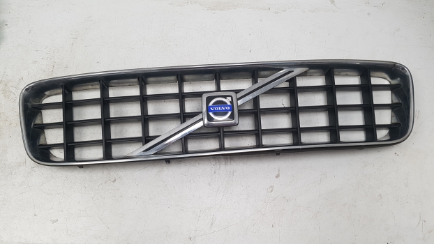 VOLVO XC90 D5 SE E4 AWD FRONT GRILL 8620641 2003-2010 2003,2004,2005,2006,2007,2008,2009,2010VOLVO XC90 FRONT GRILLE 8602641 2002-2007 12 MONTH WARRANTY  8620641     GOOD