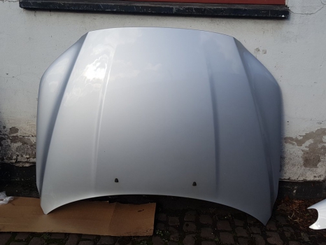 VOLVO V70 D SE E4 5 DOHC BONNET 426 SILVER 2009-2010 2009,2010VOLVO V70 BONNET 426 SILVER 2009-2010 426 SILVER     GOOD