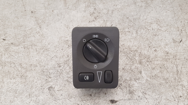 SAAB 9-5 AERO HOT E3 4 DOHC HEADLIGHT SWITCH 4616124, 46 16 124 2001-2009 2001,2002,2003,2004,2005,2006,2007,2008,2009SAAB 9-5 2001 - 2005 HEADLAMP HEADLIGHT SWITCH 4616124 4616124, 46 16 124     GOOD