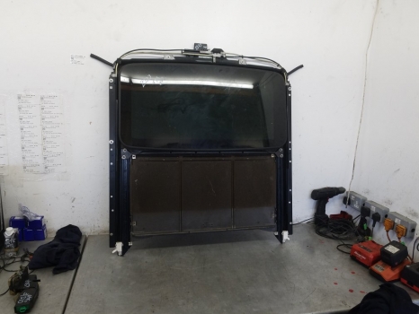 #17863 VOLVO V70 D5 SE E4 5 DOHC ESTATE 5 DOORS 2005-2008 SUNROOF FRONT 2005,2006,2007,2008VOLVO V70 XC70 2001-2007 COMPLETE SUNROOF PANEL ASSEMBLY 39999377     GOOD